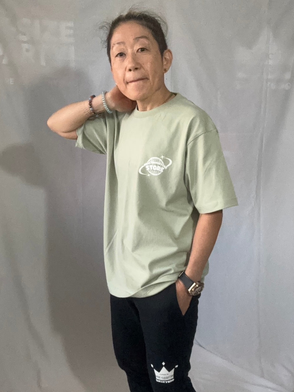 モユリズム ストアTシャツ(セージグリーン)