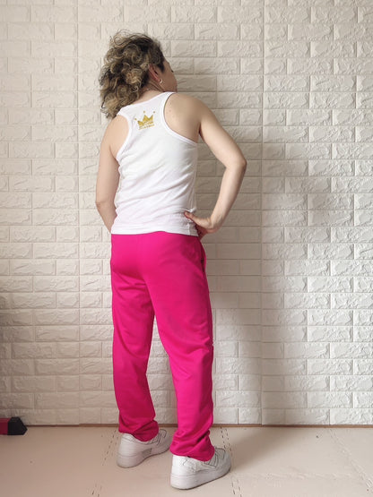 ストレートパンツ サイドロゴ入り（ピンク）