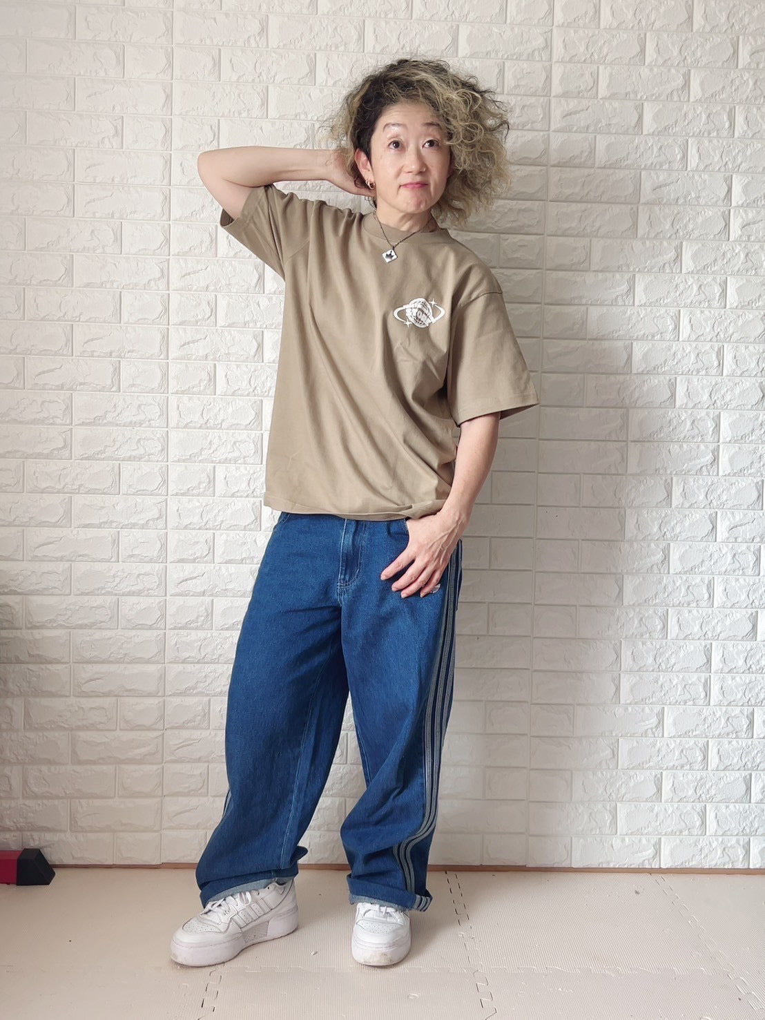 モユリズム　ストアTシャツ（サンドカーキ）