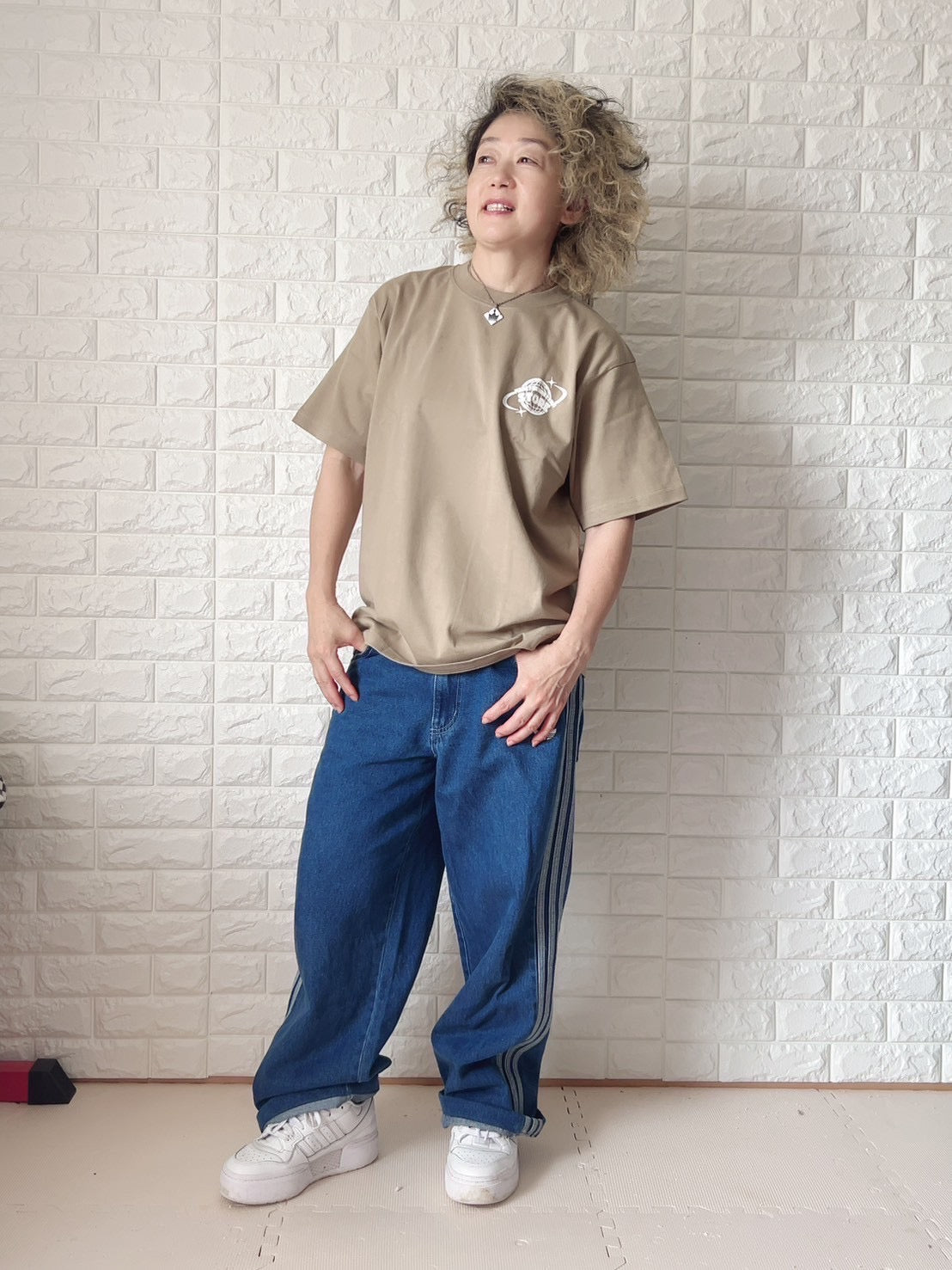 モユリズム　ストアTシャツ（サンドカーキ）